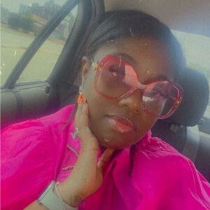 Meet your Posher, Nesha